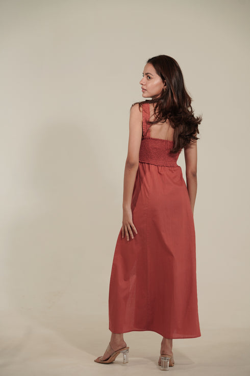 Organic Cotton Madder Brick Color Elegant Mid-Length Dress With Smocking