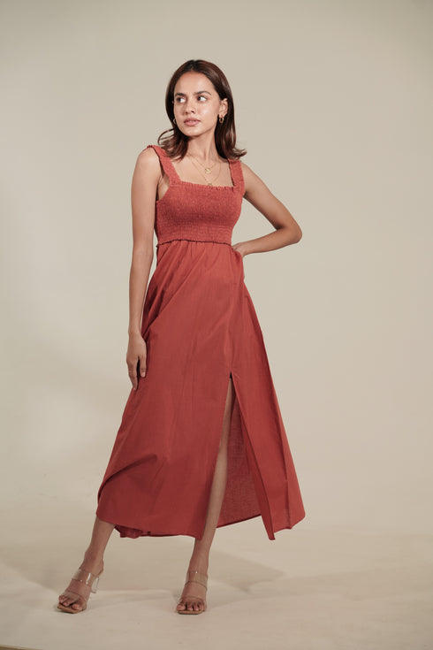 Organic Cotton Madder Brick Color Elegant Mid-Length Dress With Smocking