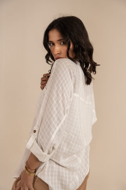 Aloe Vera Fabric Oval Shaped Hem Baggie Shirt